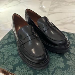 Reformation black leather loafer not used never worn Siz 8